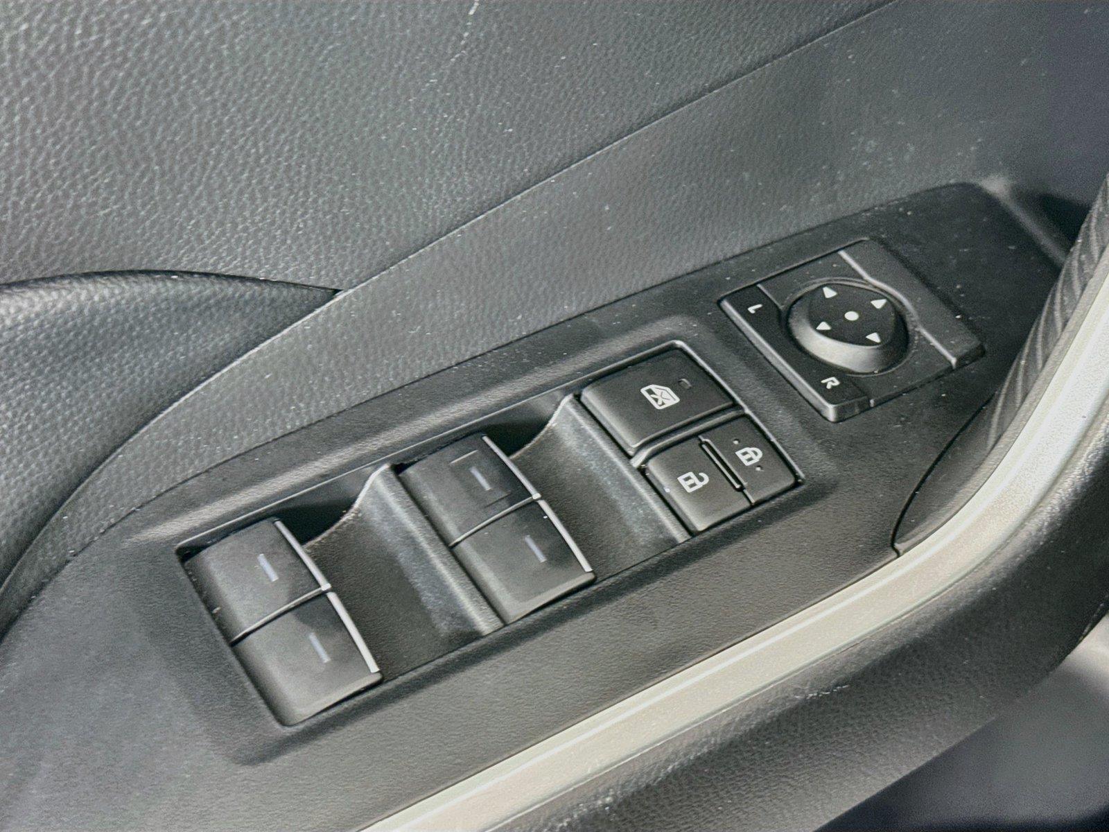 2024 Toyota RAV4 XLE photo 25