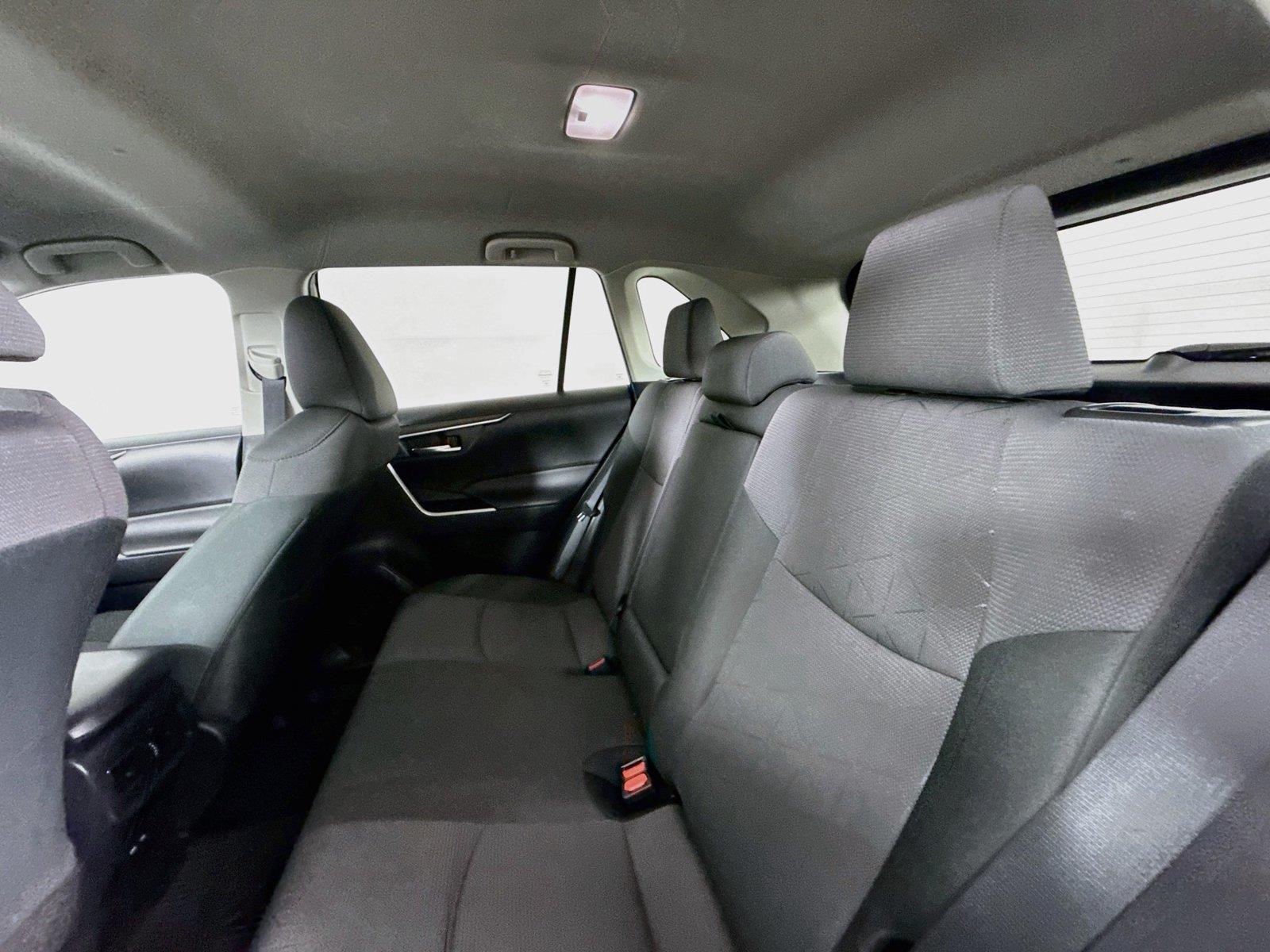 2024 Toyota RAV4 XLE photo 27
