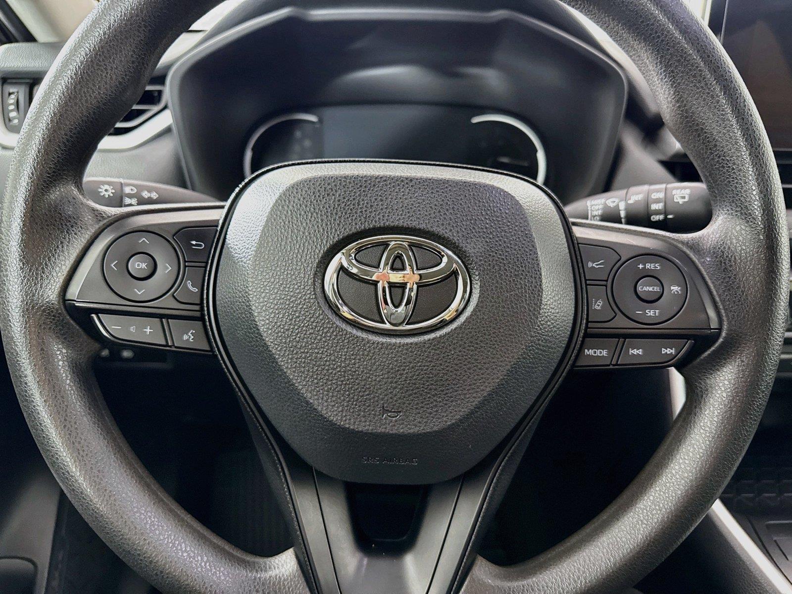 2024 Toyota RAV4 XLE photo 15