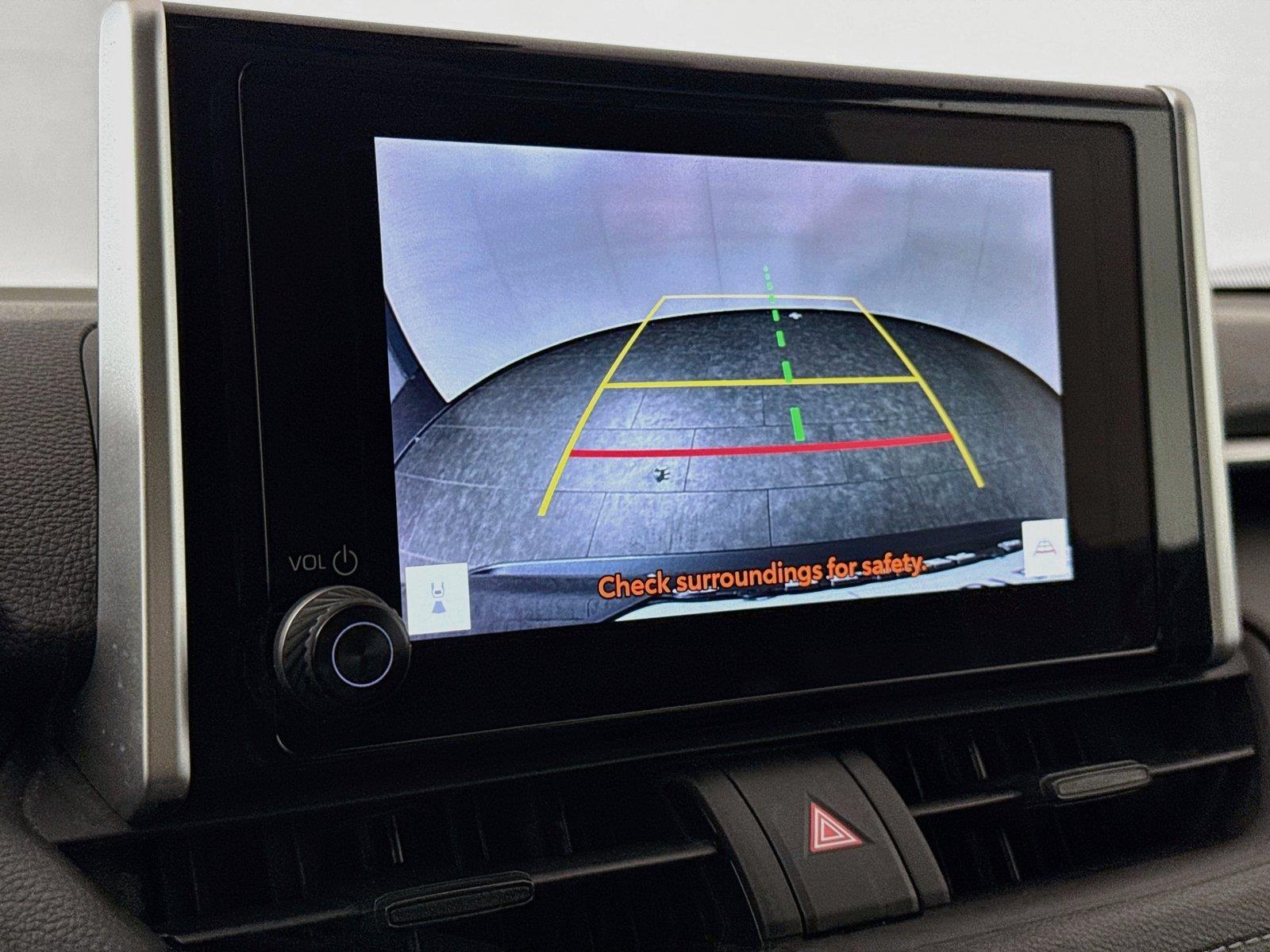 2024 Toyota RAV4 XLE photo 22