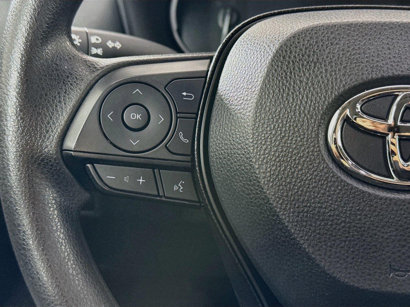 2024 Toyota RAV4 XLE photo 16