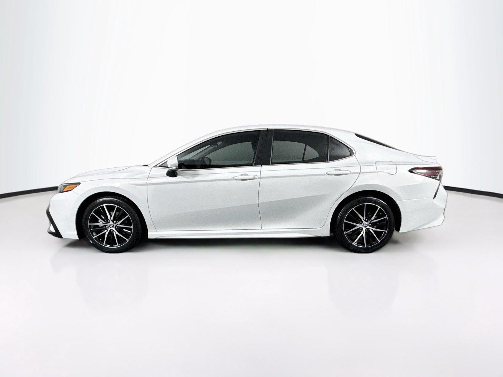 2024 Toyota Camry SE photo 11