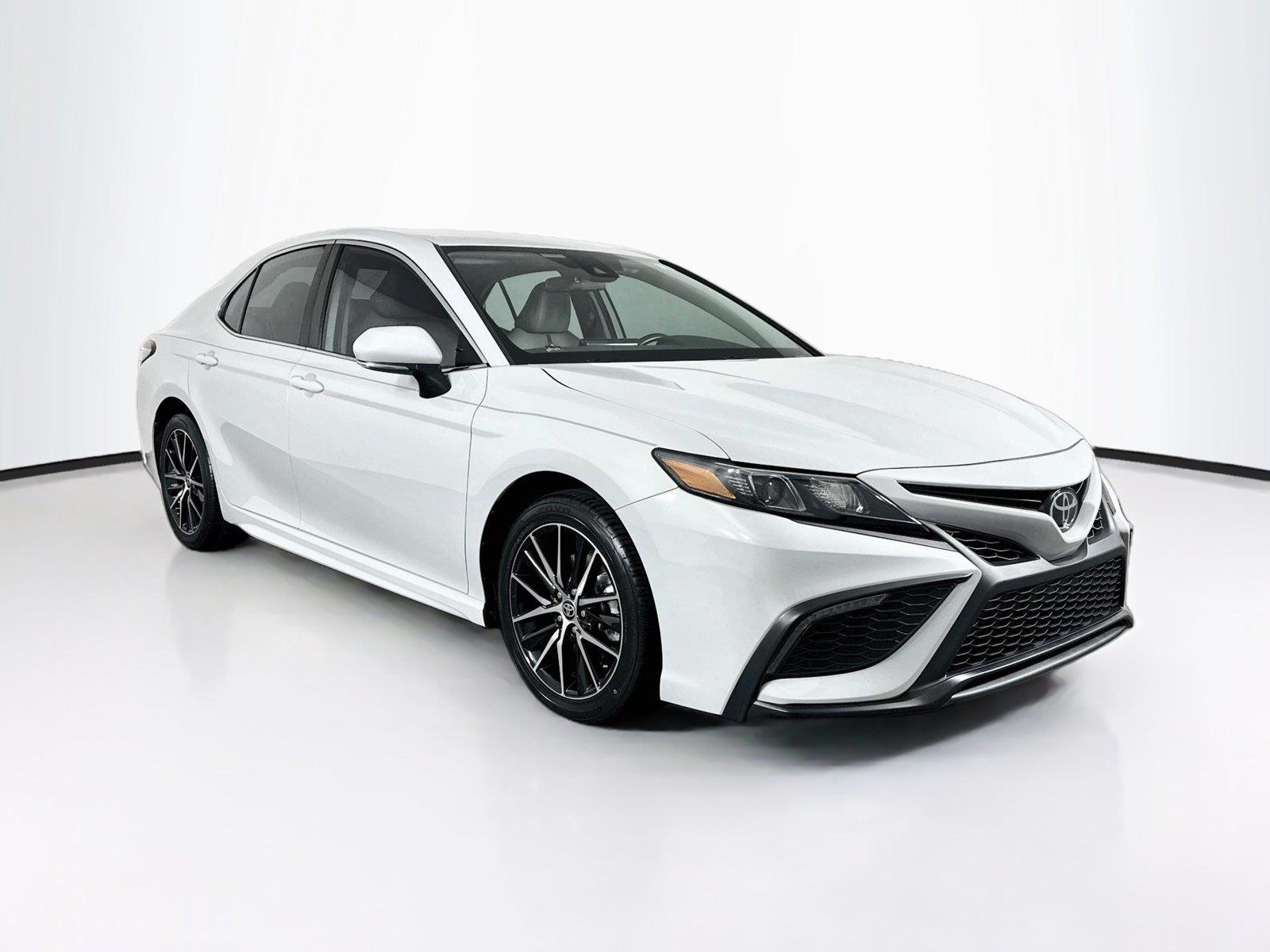 2024 Toyota Camry SE photo 7