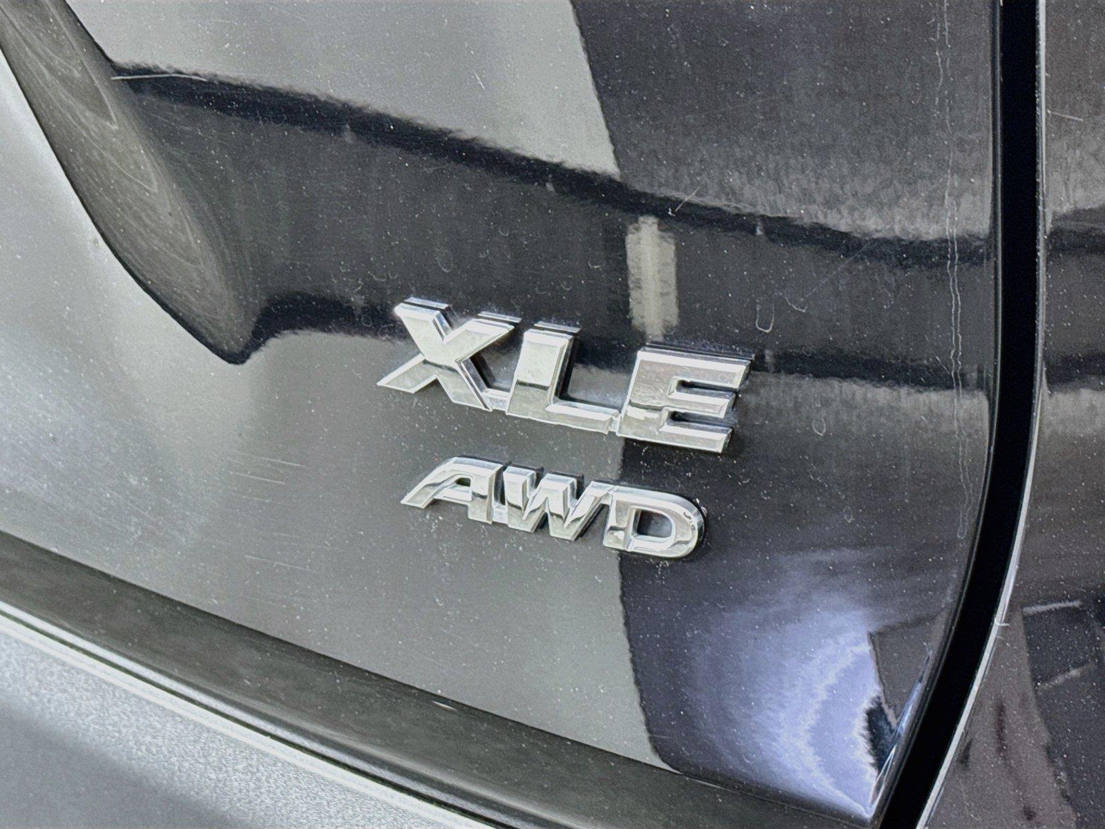 2025 Toyota RAV4 XLE photo 13