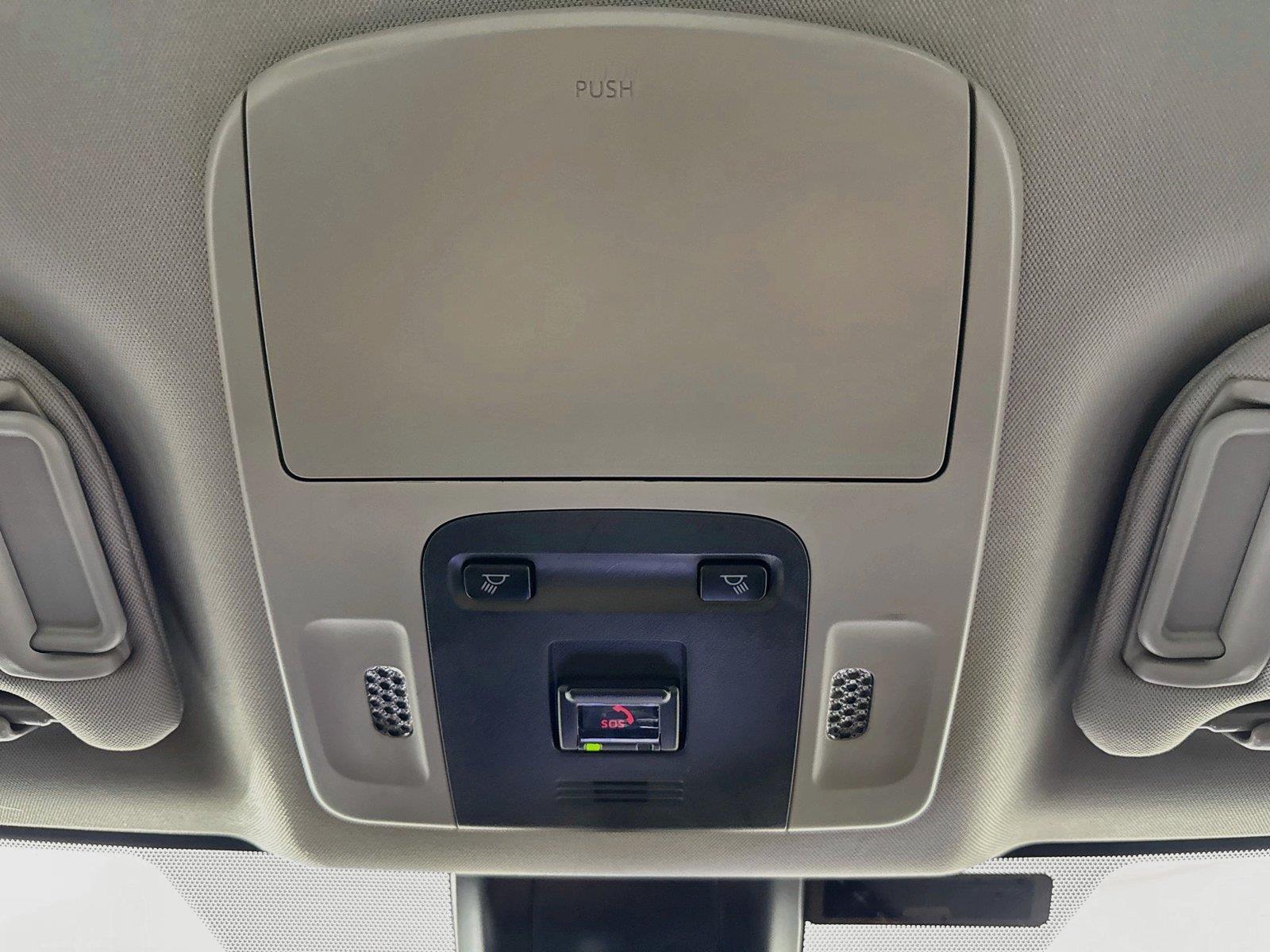 2024 Toyota Camry SE photo 5