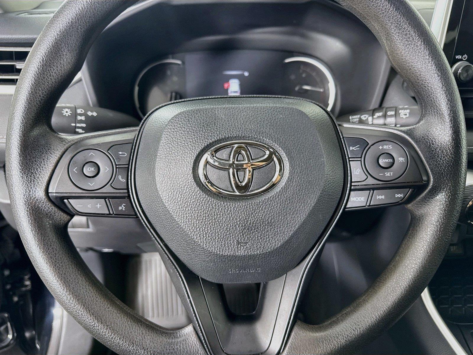 2025 Toyota RAV4 XLE photo 15