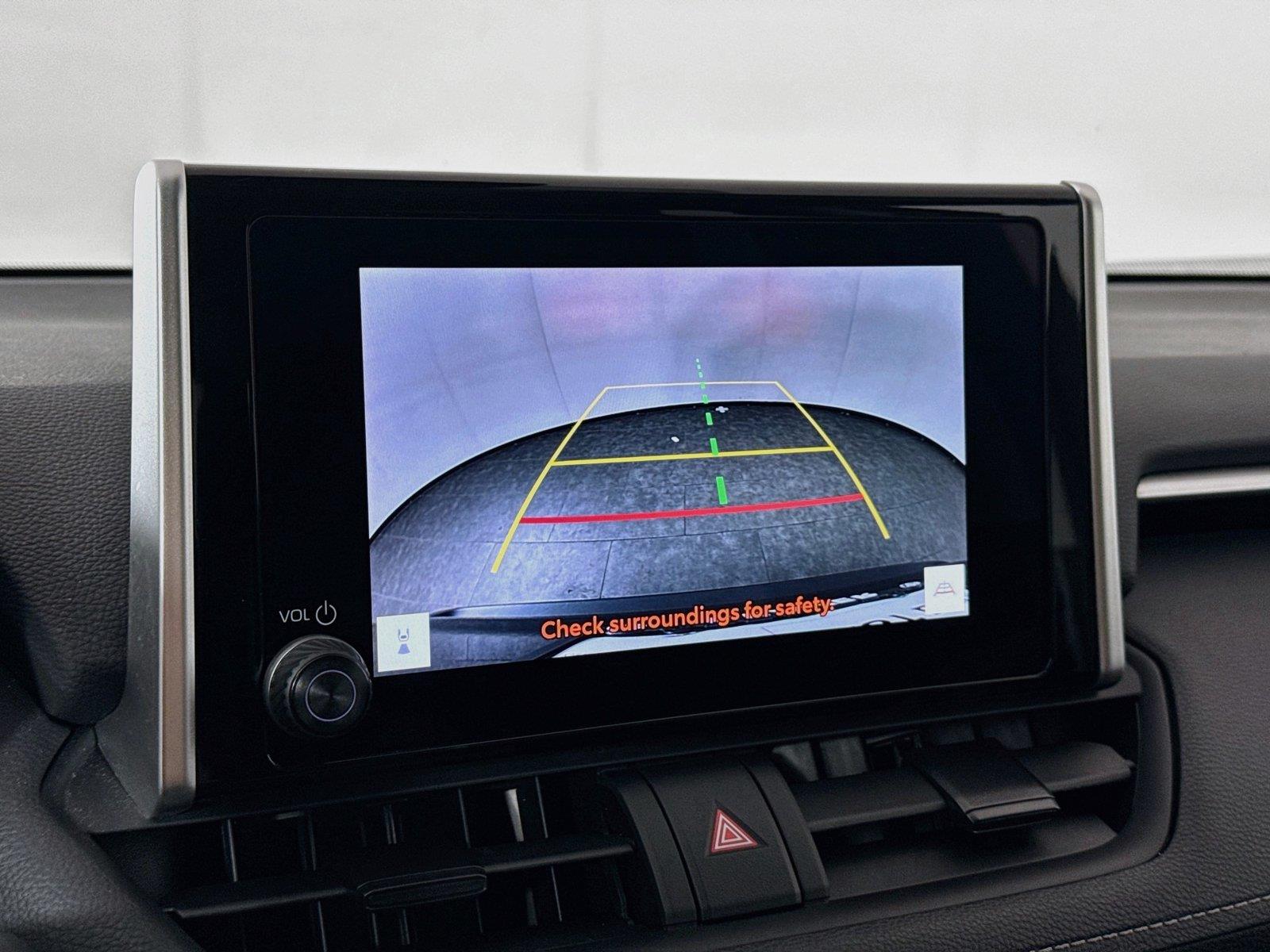 2025 Toyota RAV4 XLE photo 22