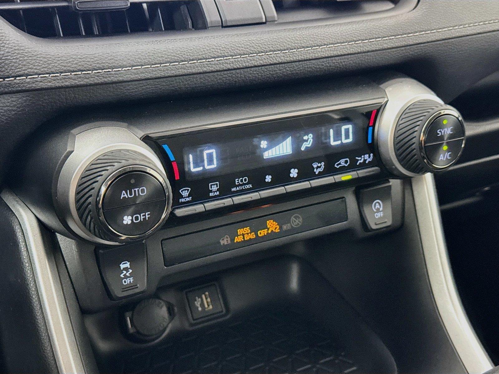 2025 Toyota RAV4 XLE photo 23