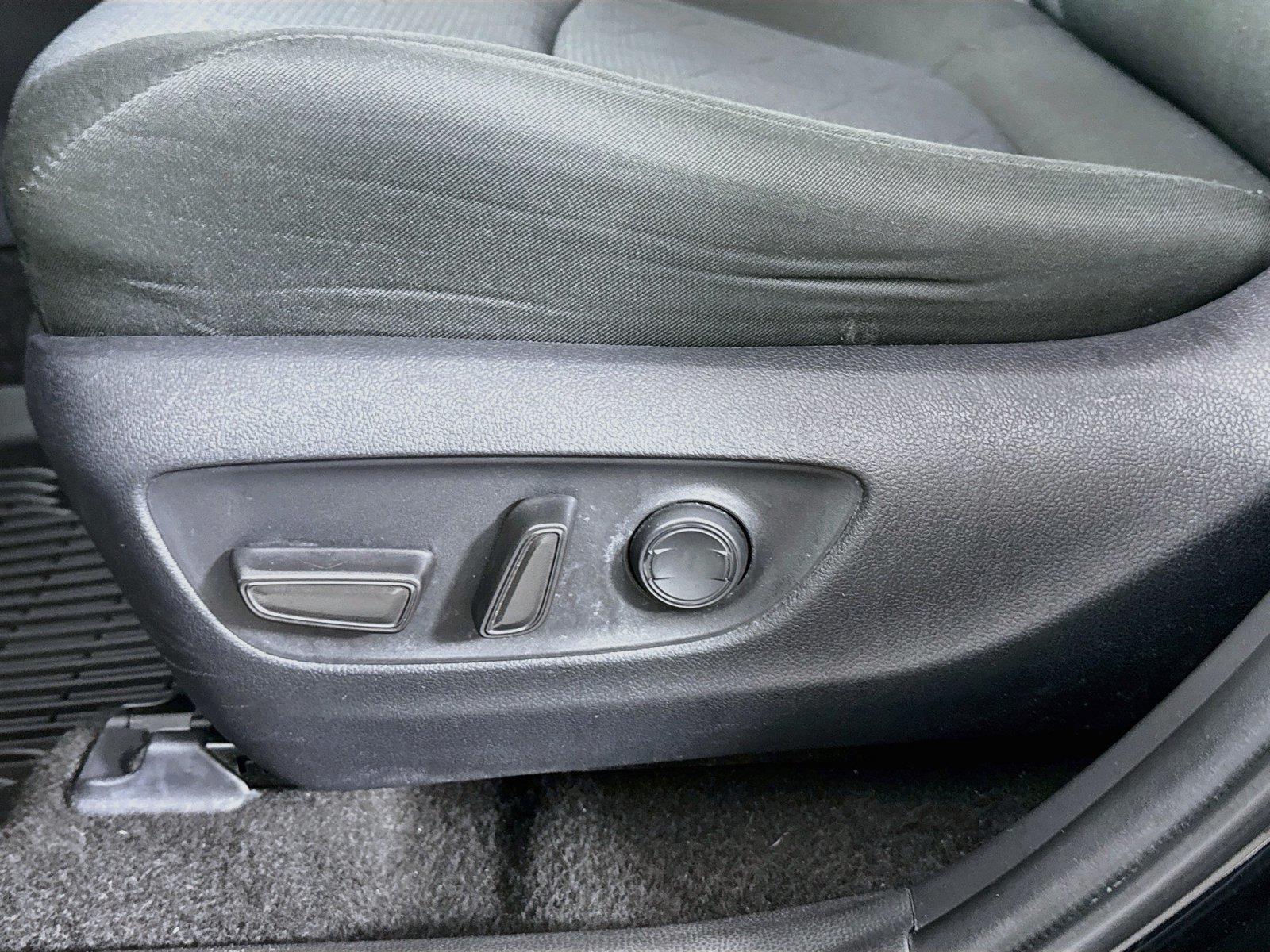2025 Toyota RAV4 XLE photo 28