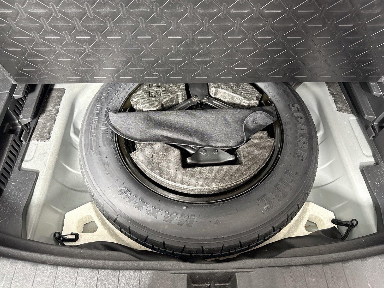 2025 Toyota RAV4 XLE photo 38