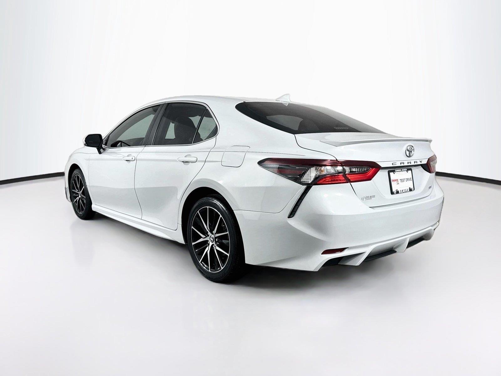 2024 Toyota Camry SE photo 10