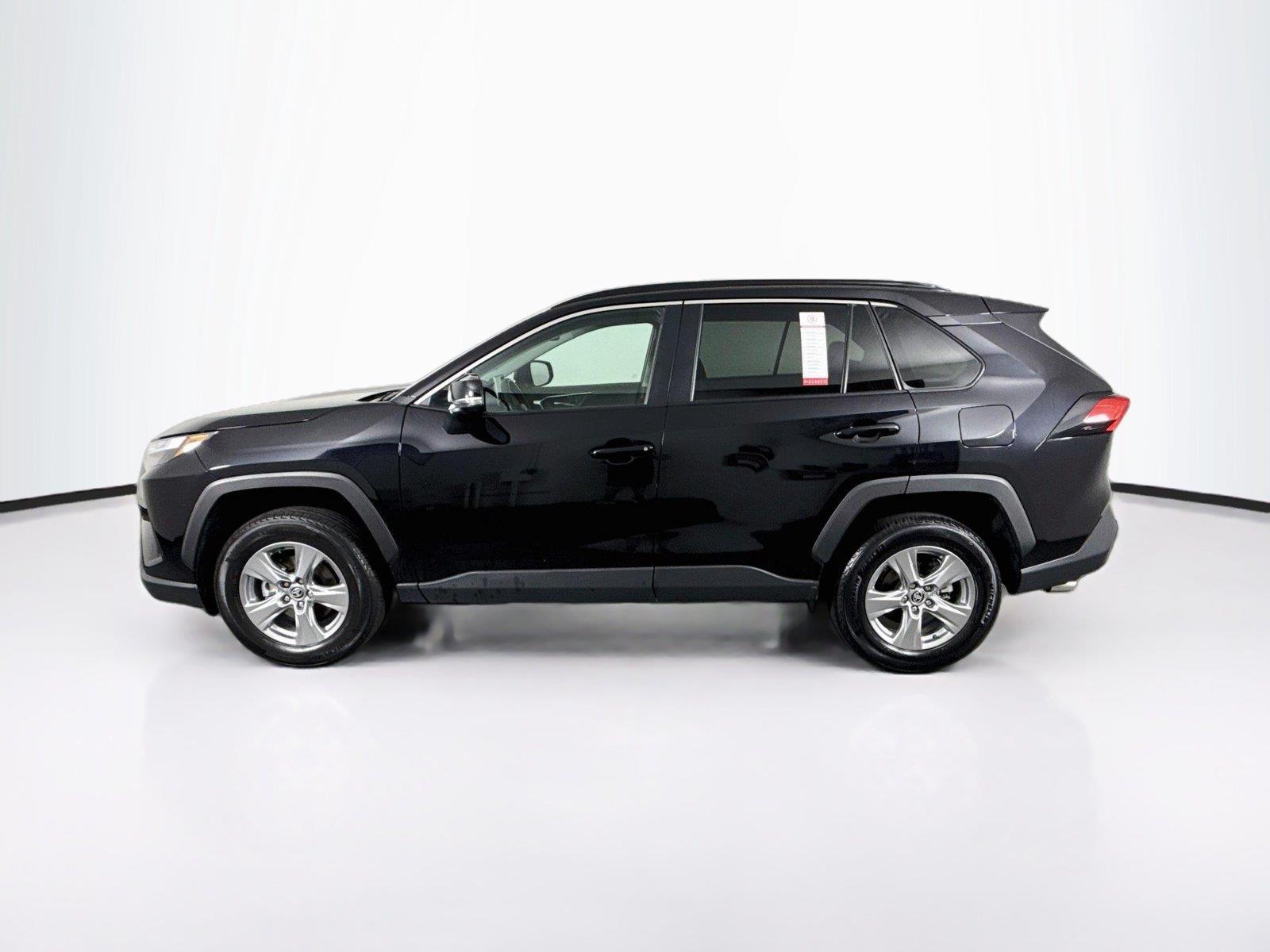 2025 Toyota RAV4 XLE photo 12