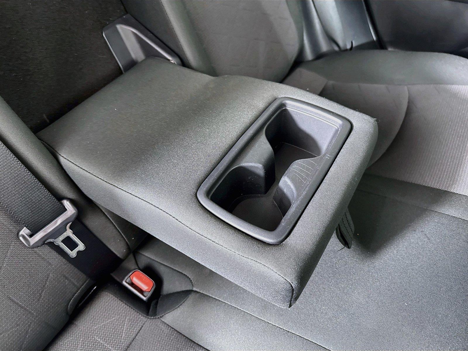 2025 Toyota RAV4 XLE photo 39