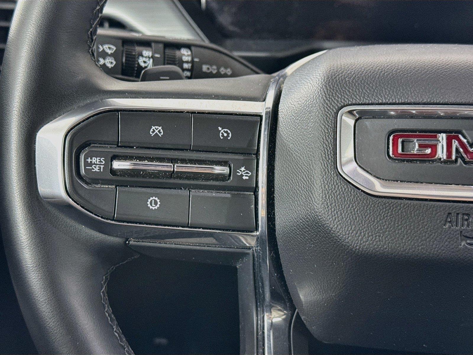 2024 GMC Acadia AWD Elevation photo 17