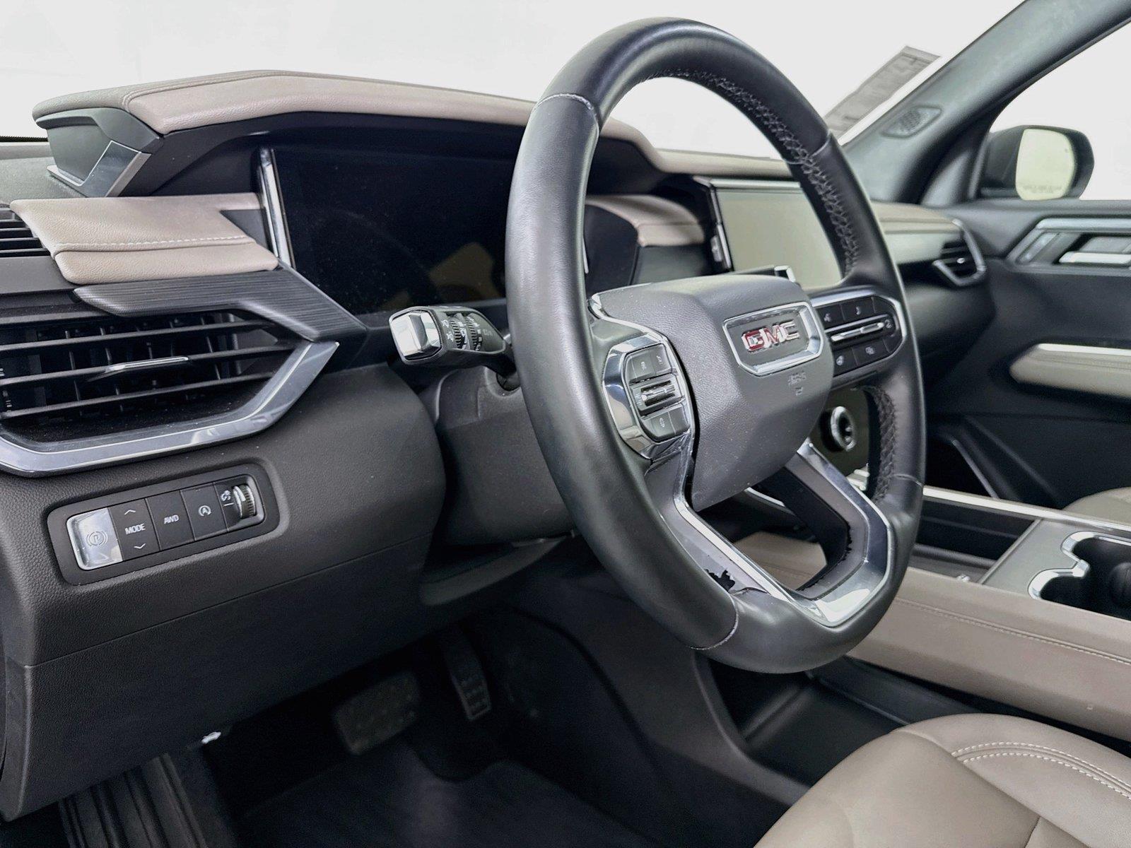 2024 GMC Acadia AWD Elevation photo 3
