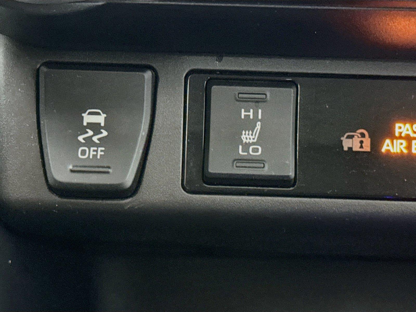 2024 Toyota RAV4 Hybrid XLE Premium photo 7