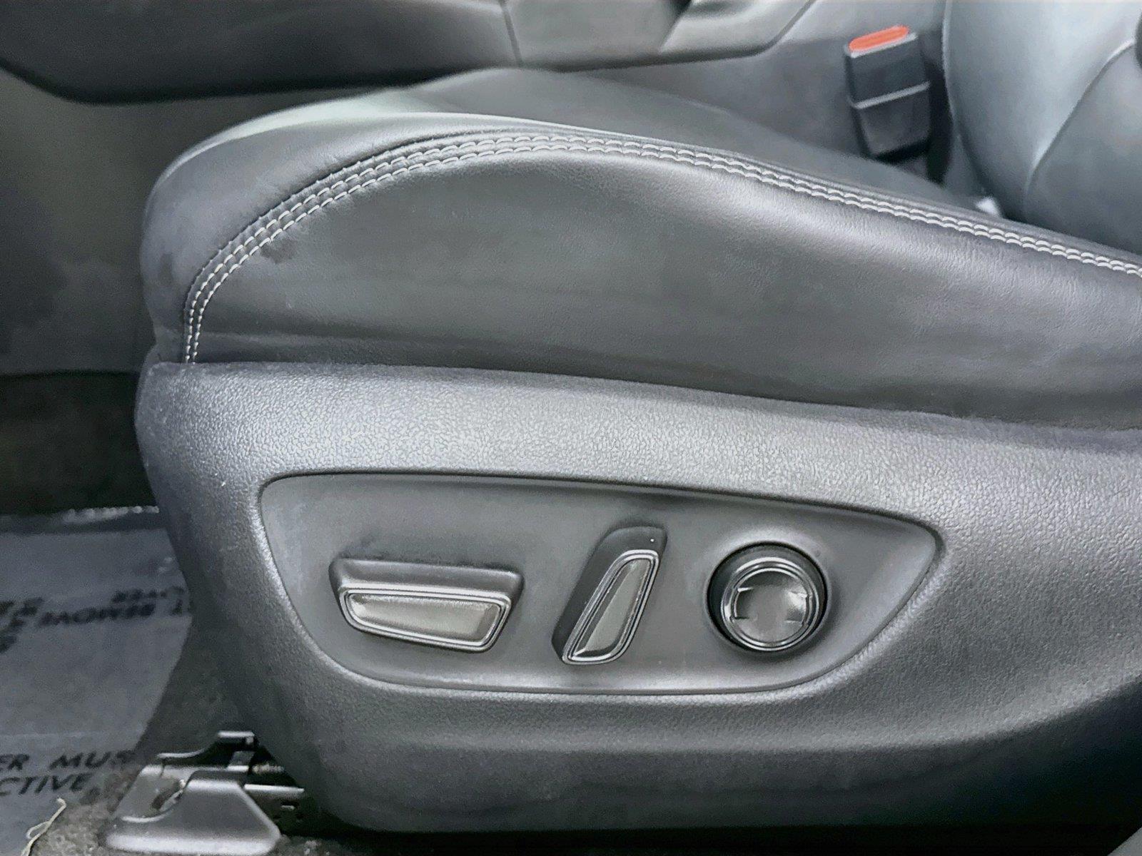 2024 Toyota RAV4 Hybrid XLE Premium photo 28