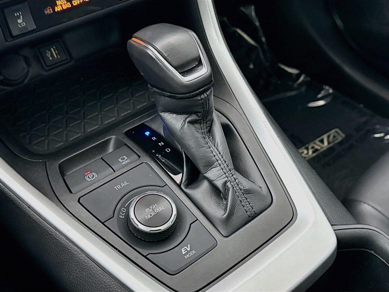 2024 Toyota RAV4 Hybrid XLE Premium photo 26