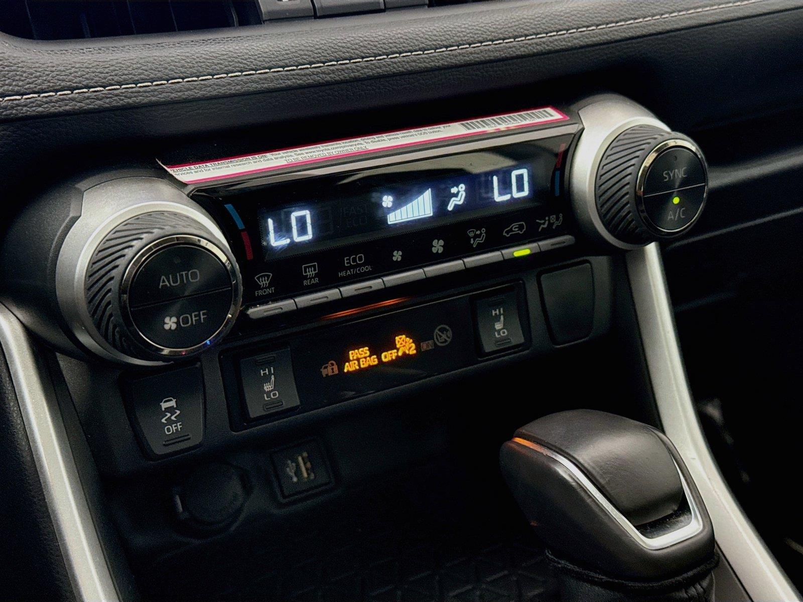 2024 Toyota RAV4 Hybrid XLE Premium photo 25