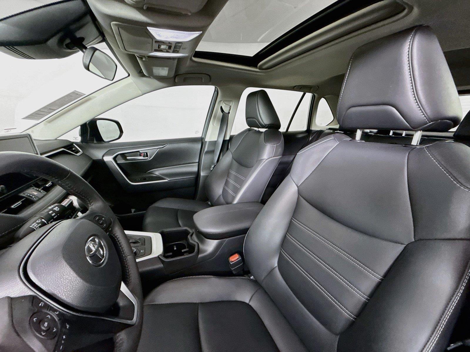 2024 Toyota RAV4 Hybrid XLE Premium photo 2