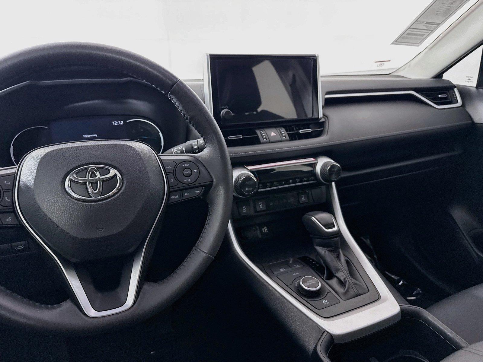 2024 Toyota RAV4 Hybrid XLE Premium photo 31
