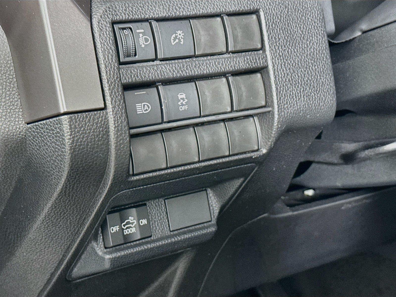 2025 Toyota Tacoma SR5 photo 14