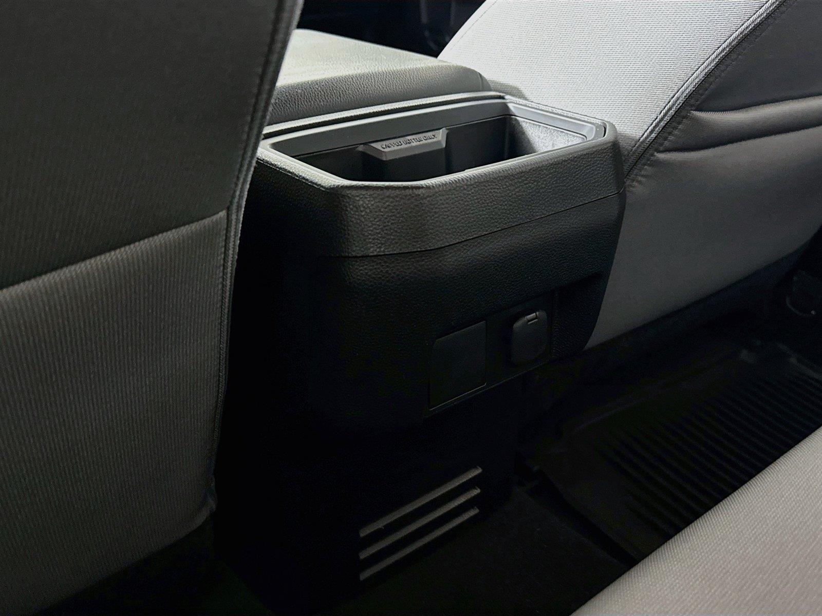 2025 Toyota Tacoma SR5 photo 31