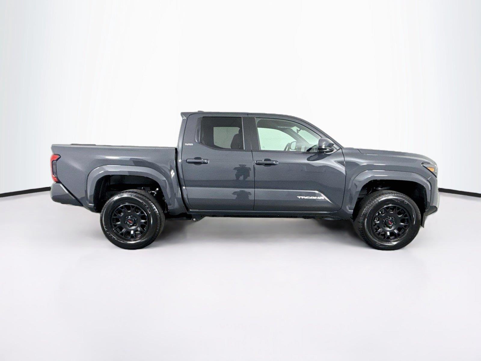 2025 Toyota Tacoma SR5 photo 9