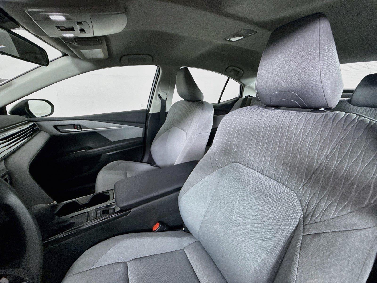 2026 Toyota Camry LE photo 2