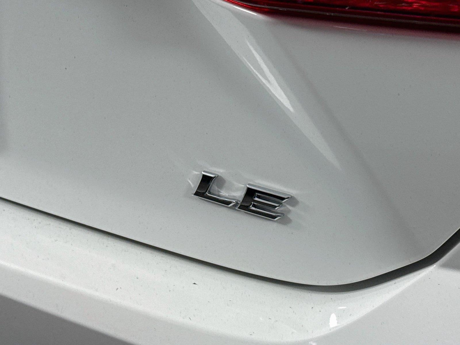 2025 Toyota Camry LE photo 13