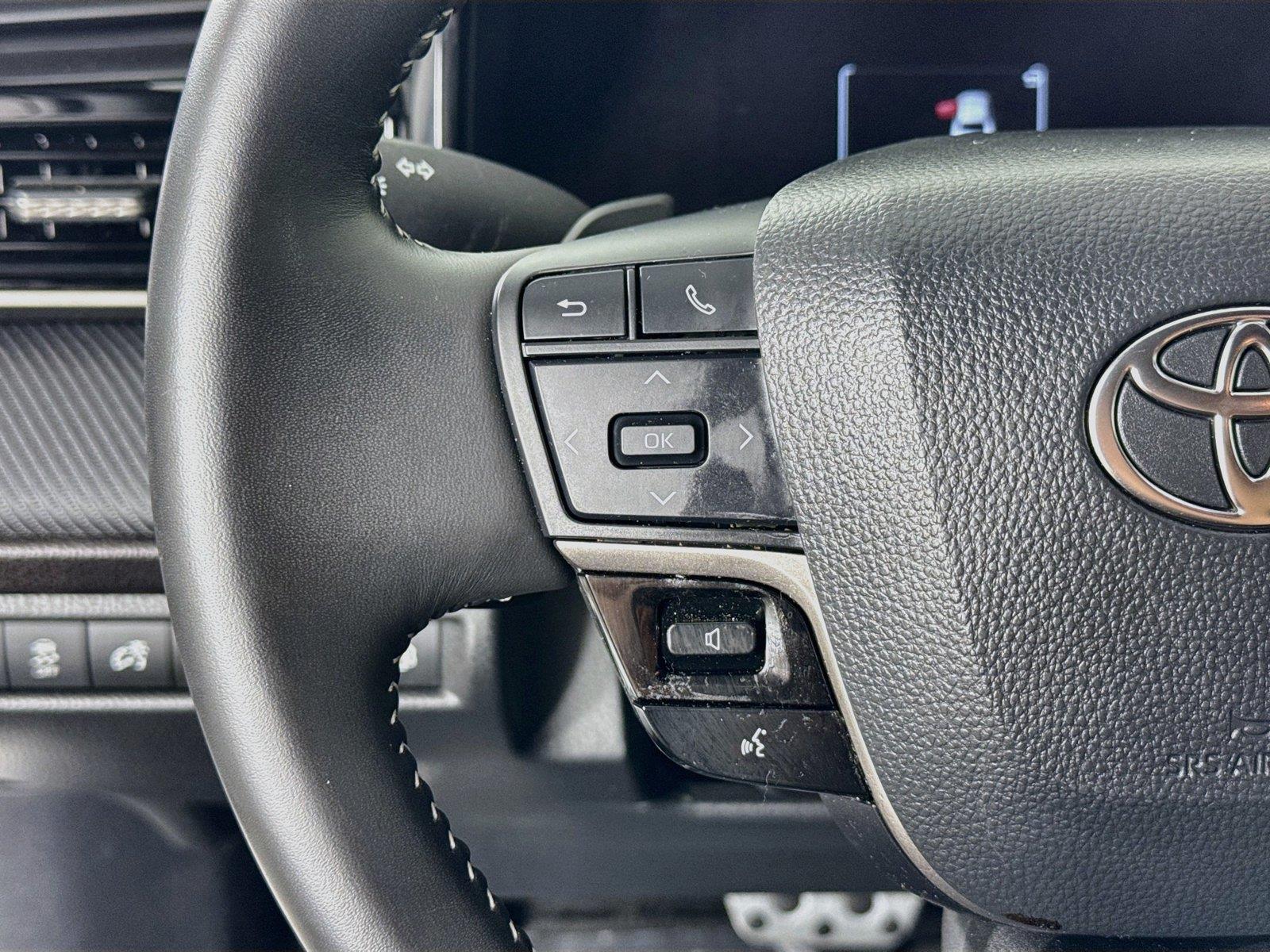 2025 Toyota Camry SE photo 16