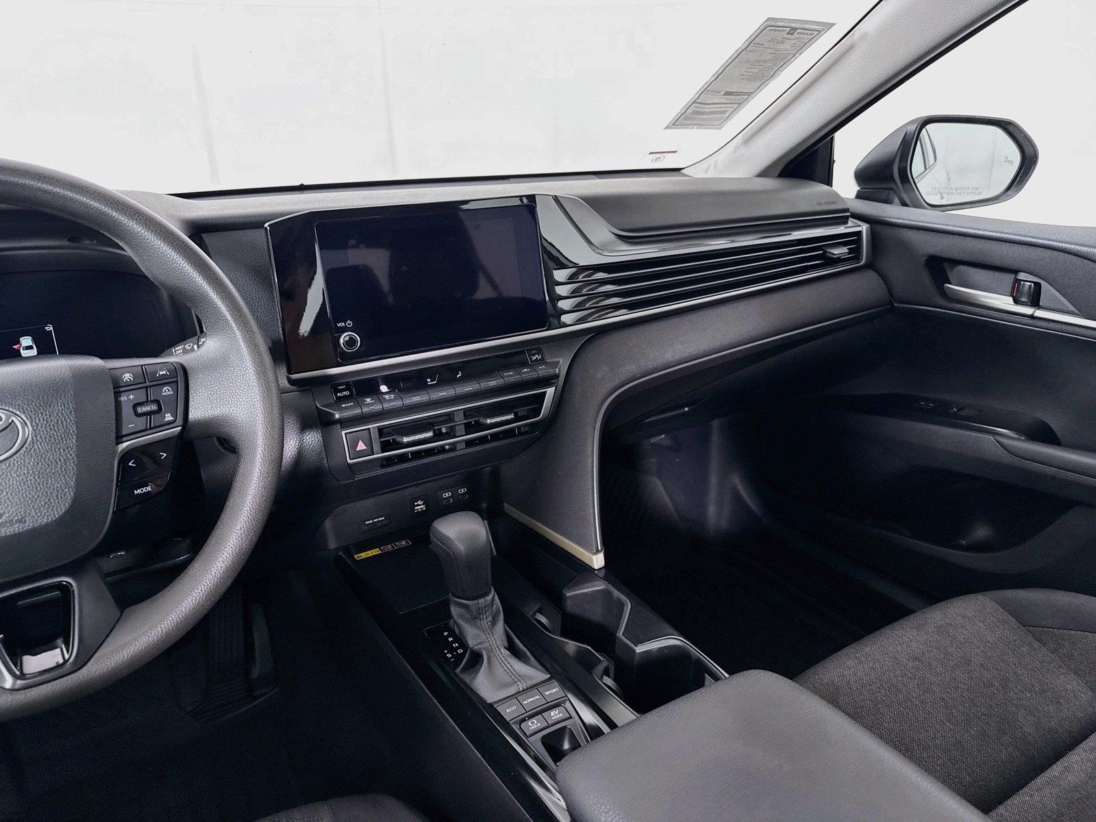 2025 Toyota Camry LE photo 31