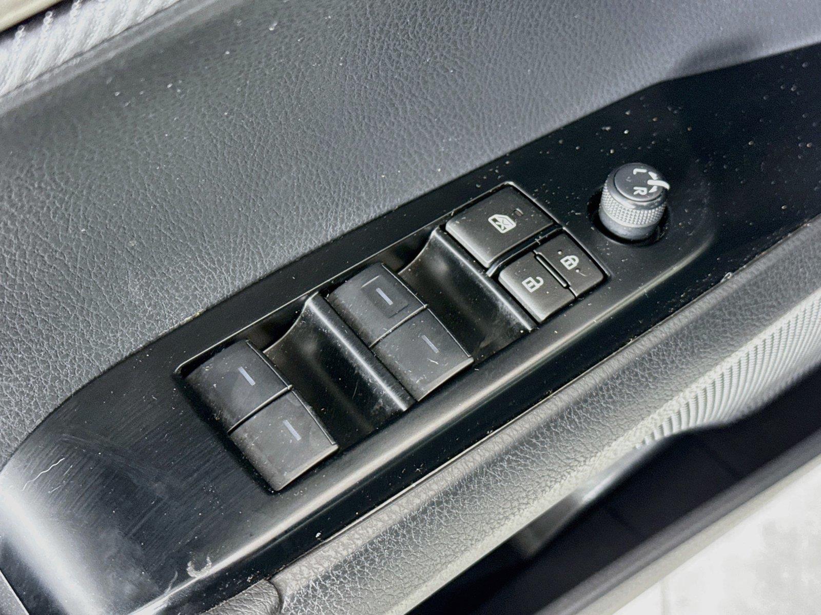 2025 Toyota Camry SE photo 28