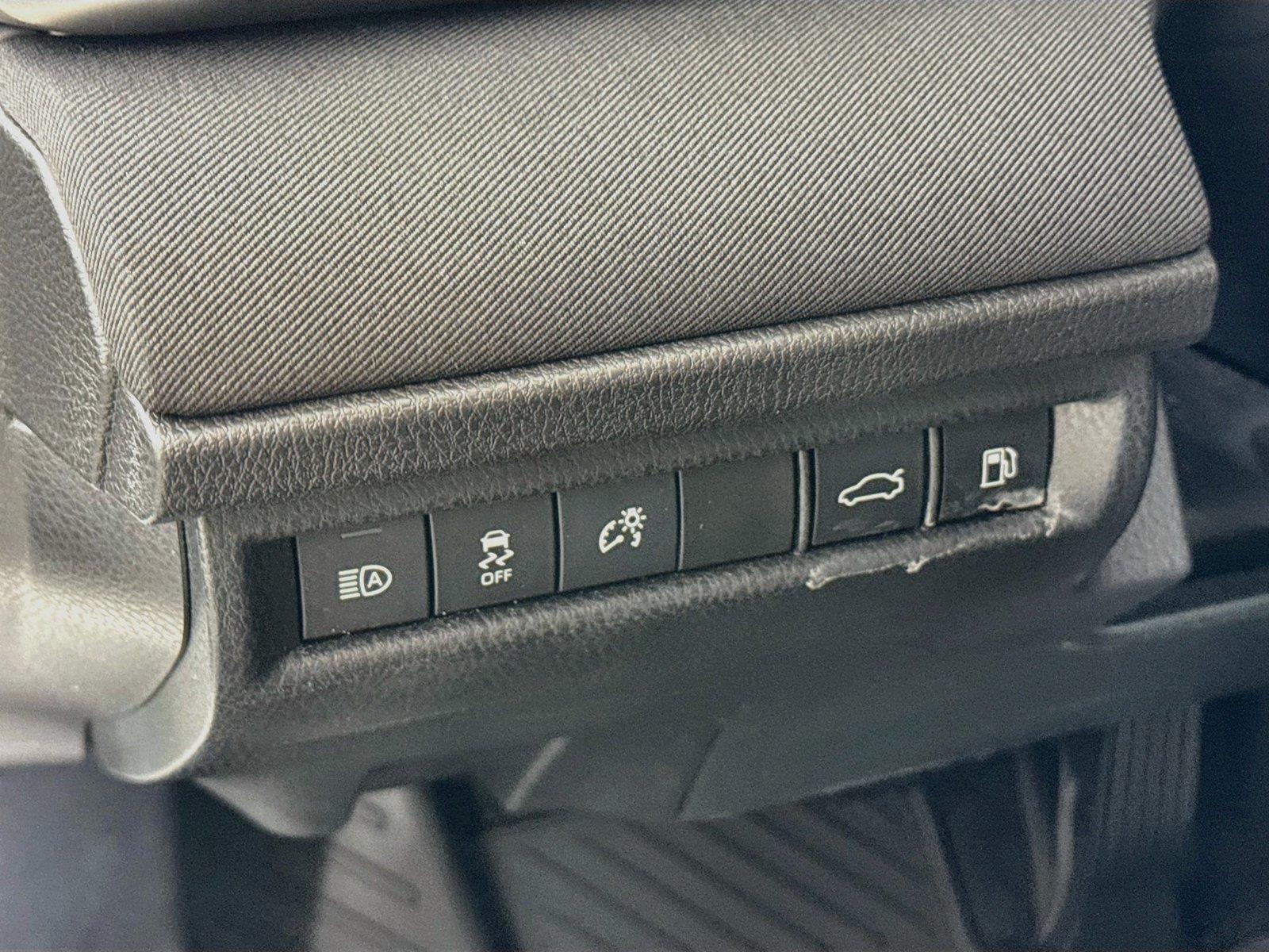 2025 Toyota Camry LE photo 14