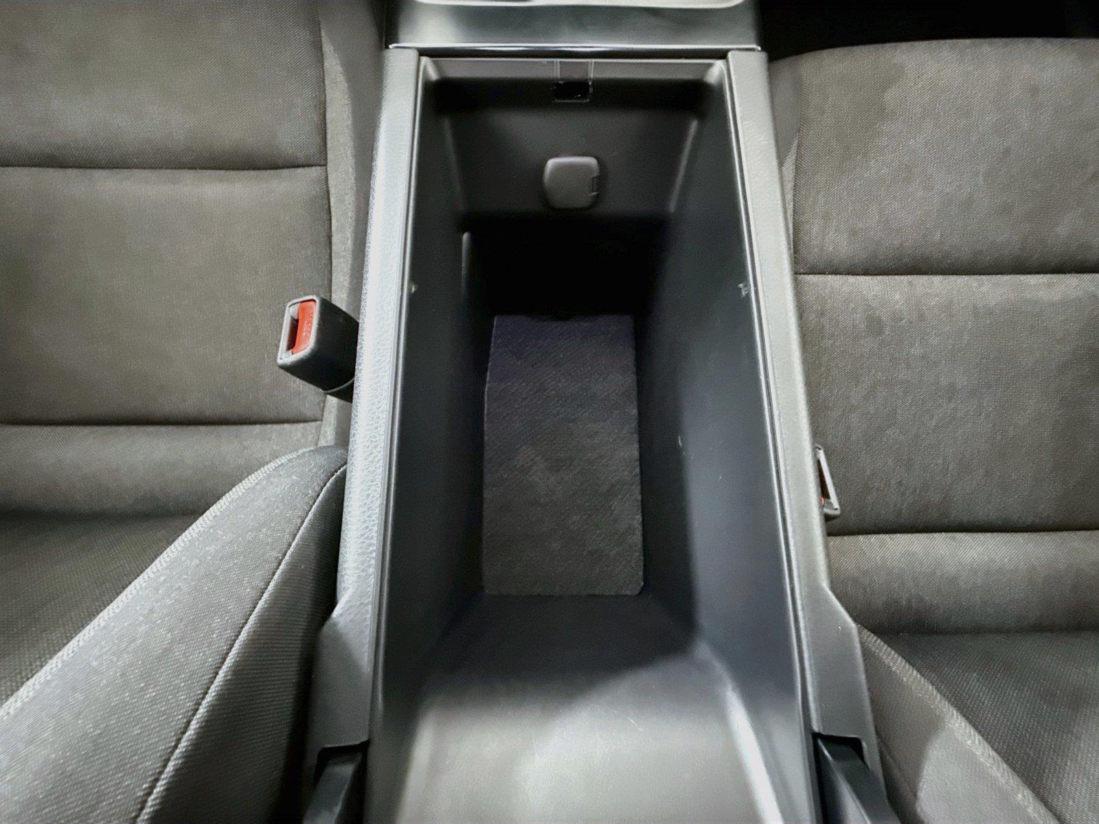 2025 Toyota Camry LE photo 32