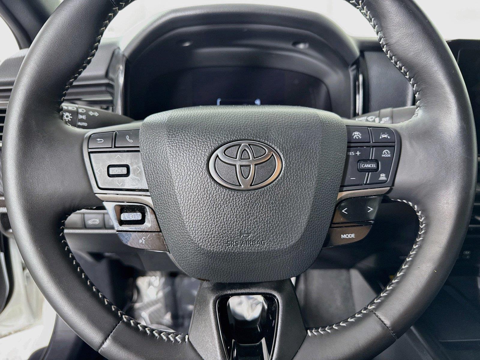 2025 Toyota Camry SE photo 15
