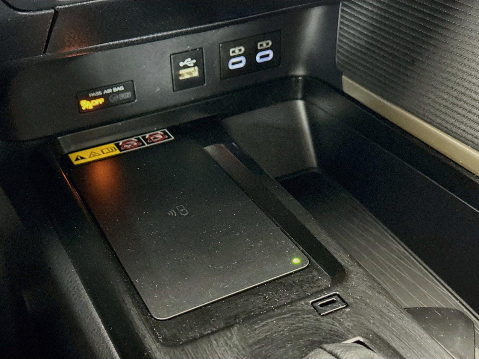 2025 Toyota Camry SE photo 26