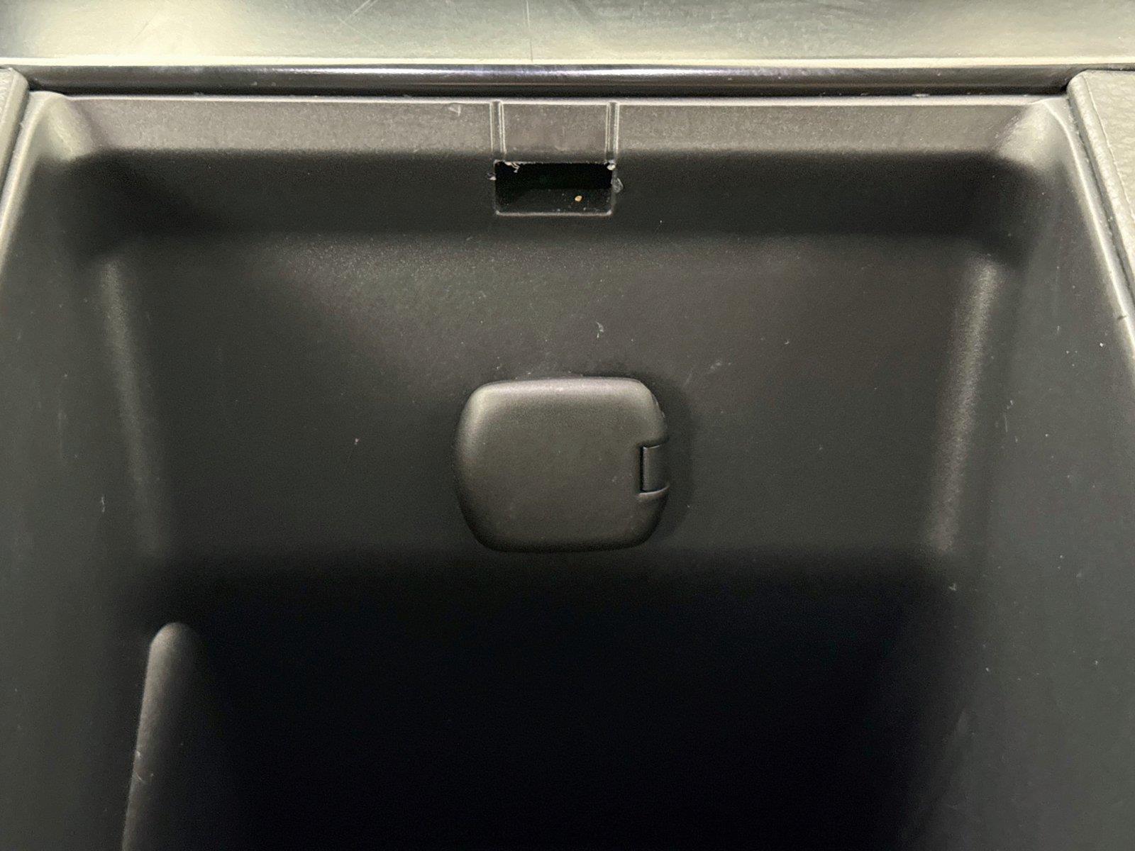 2025 Toyota Camry LE photo 33