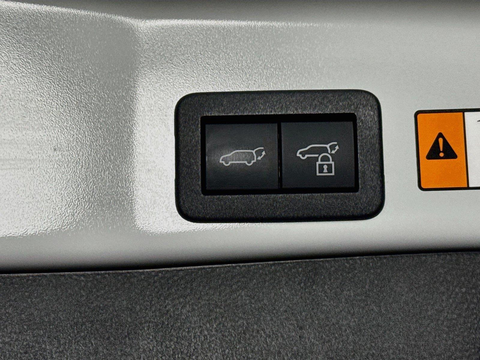 2026 Toyota RAV4 XLE Premium photo 38