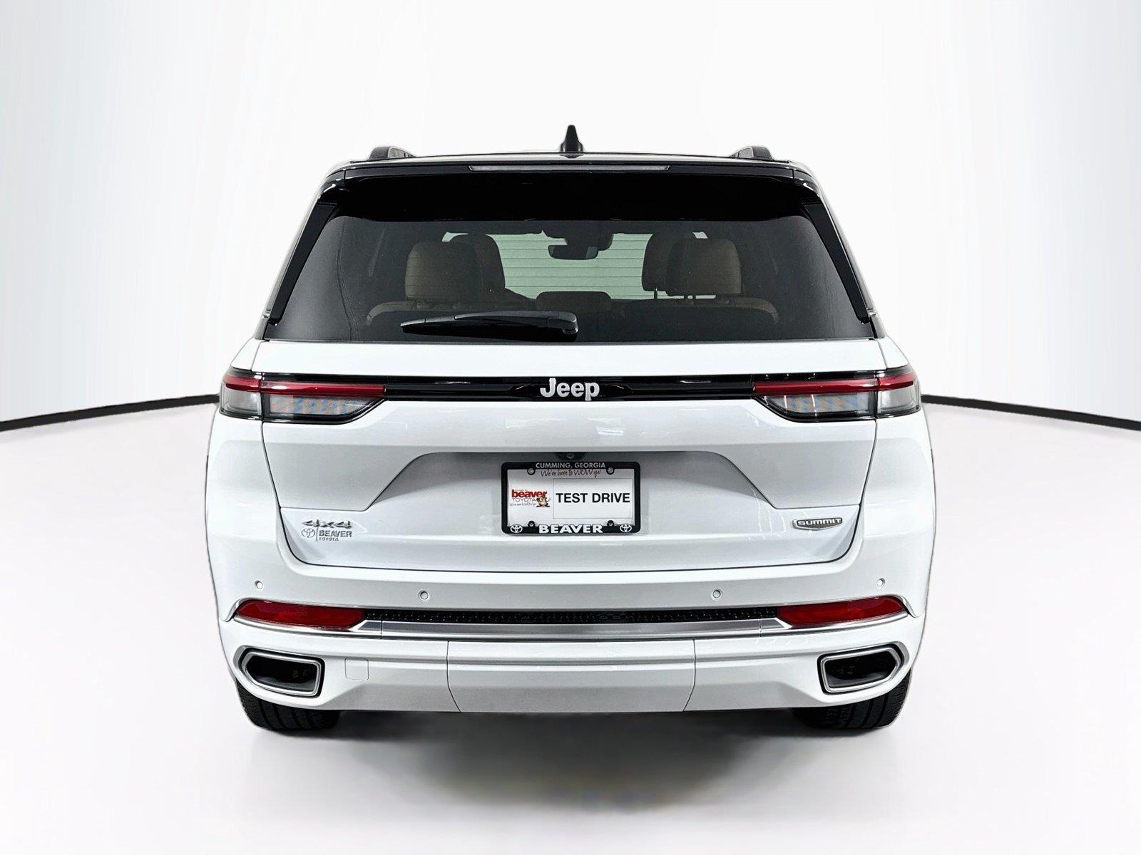 2025 Jeep Grand Cherokee Summit photo 11