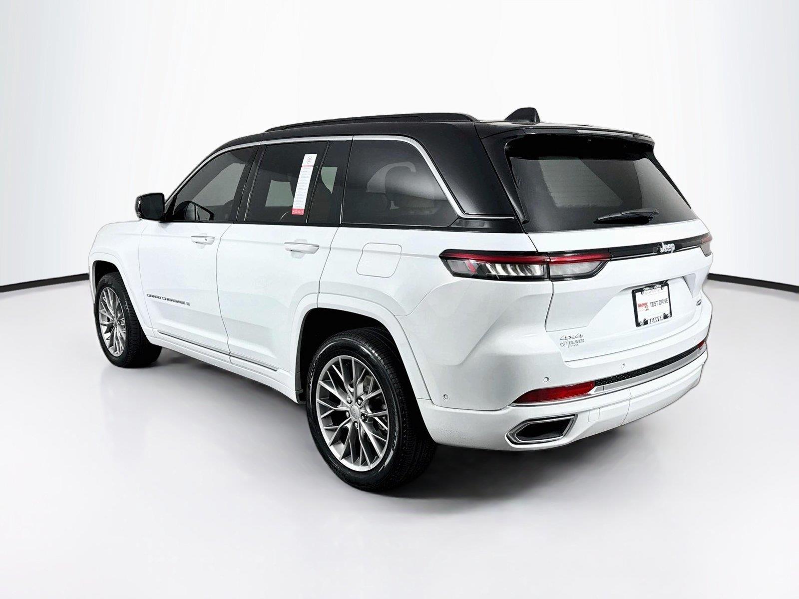 2025 Jeep Grand Cherokee Summit photo 12