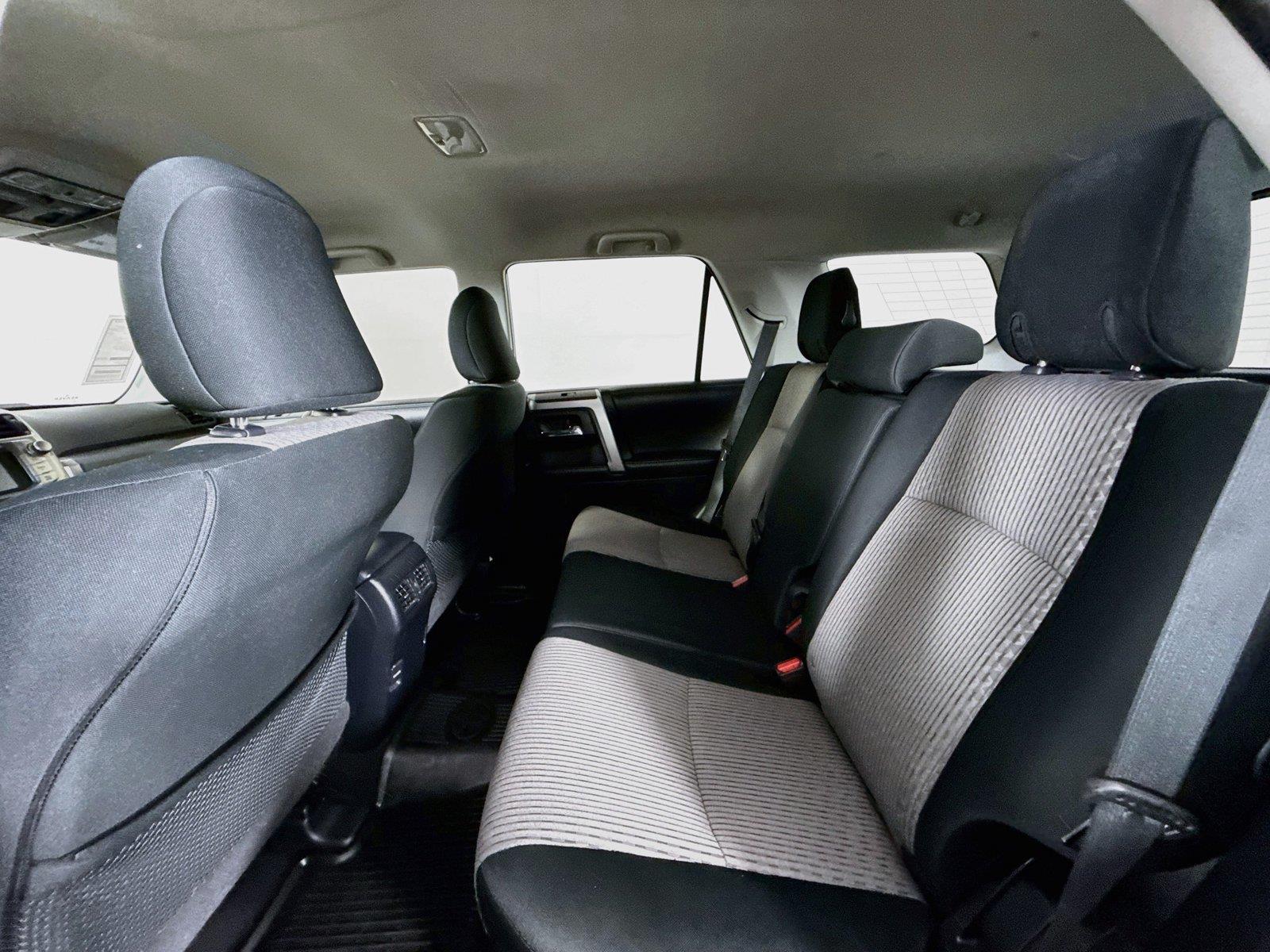 2019 Toyota 4Runner SR5 photo 28