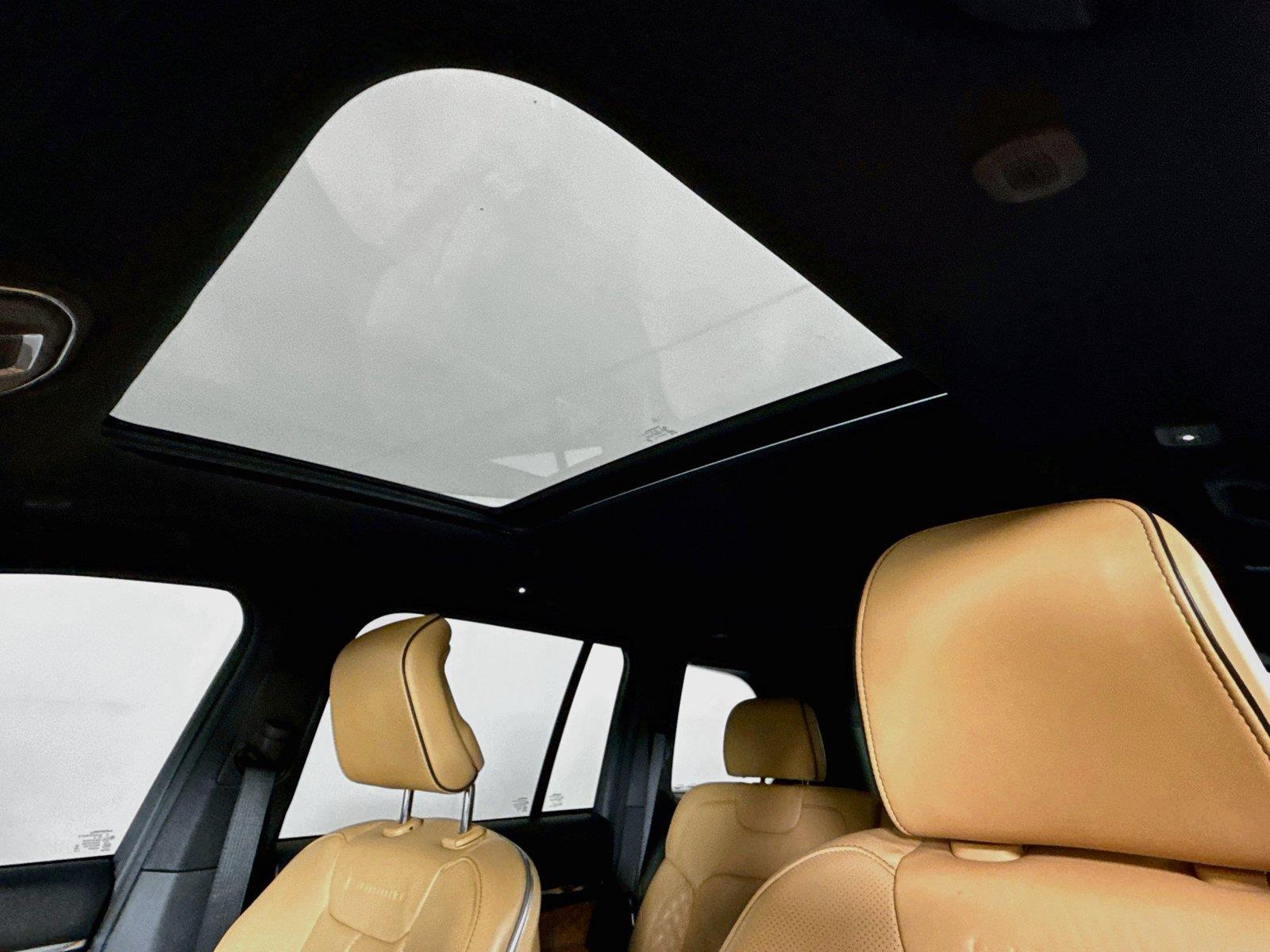 2025 Jeep Grand Cherokee Summit photo 5