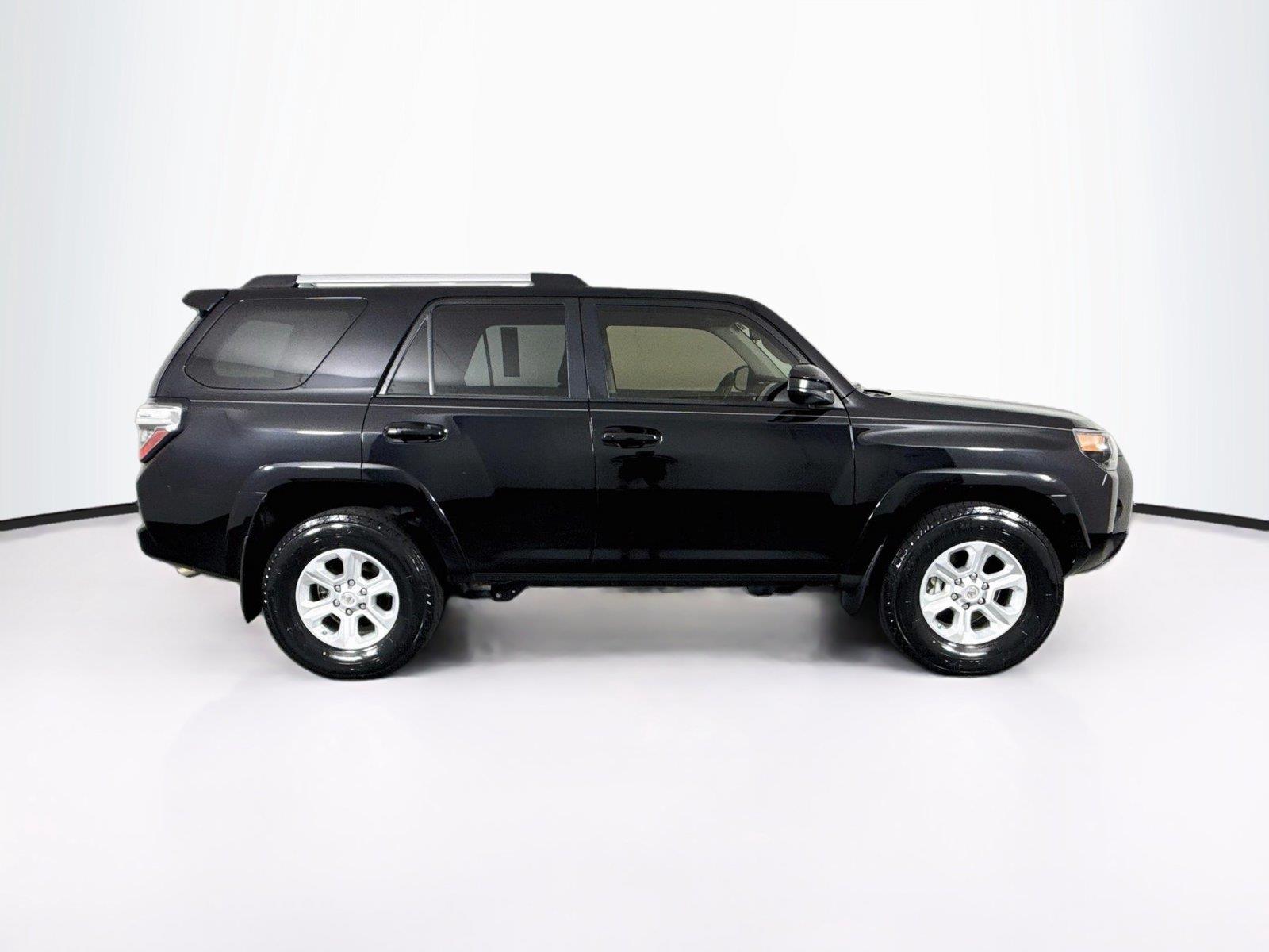 2019 Toyota 4Runner SR5 photo 9