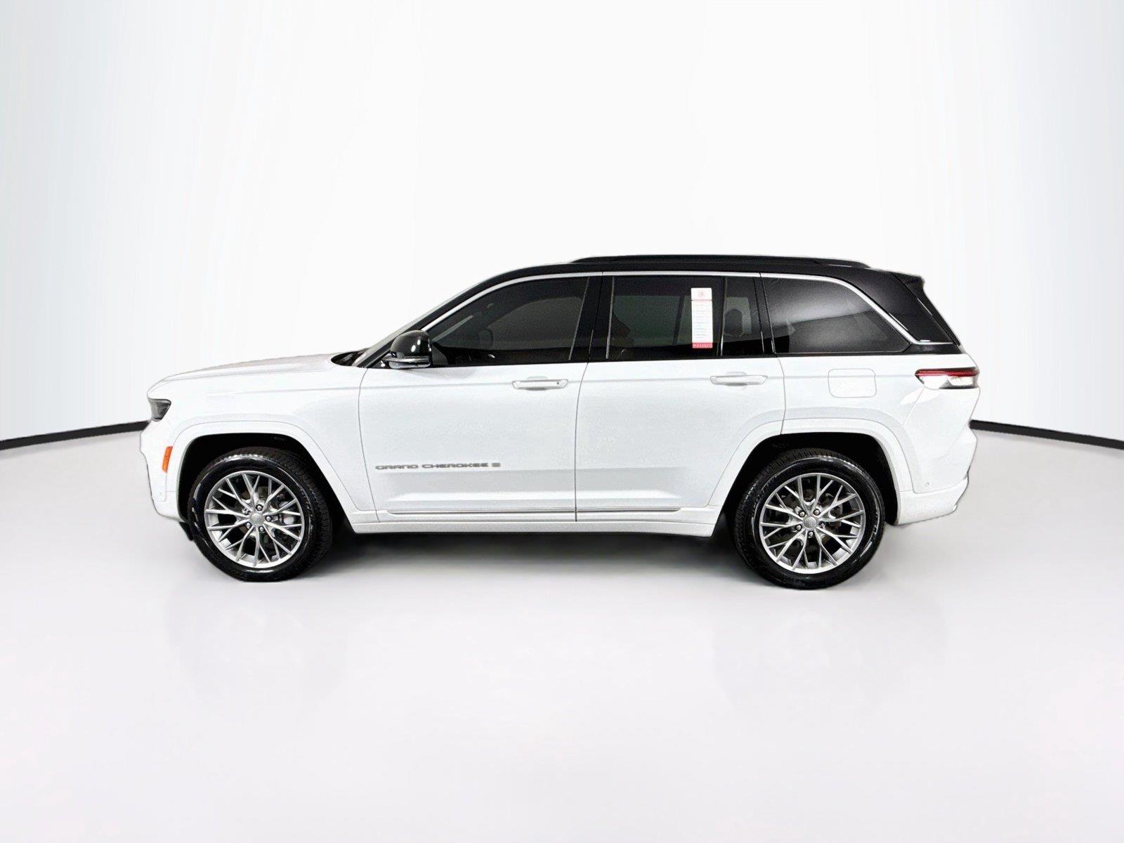 2025 Jeep Grand Cherokee Summit photo 13
