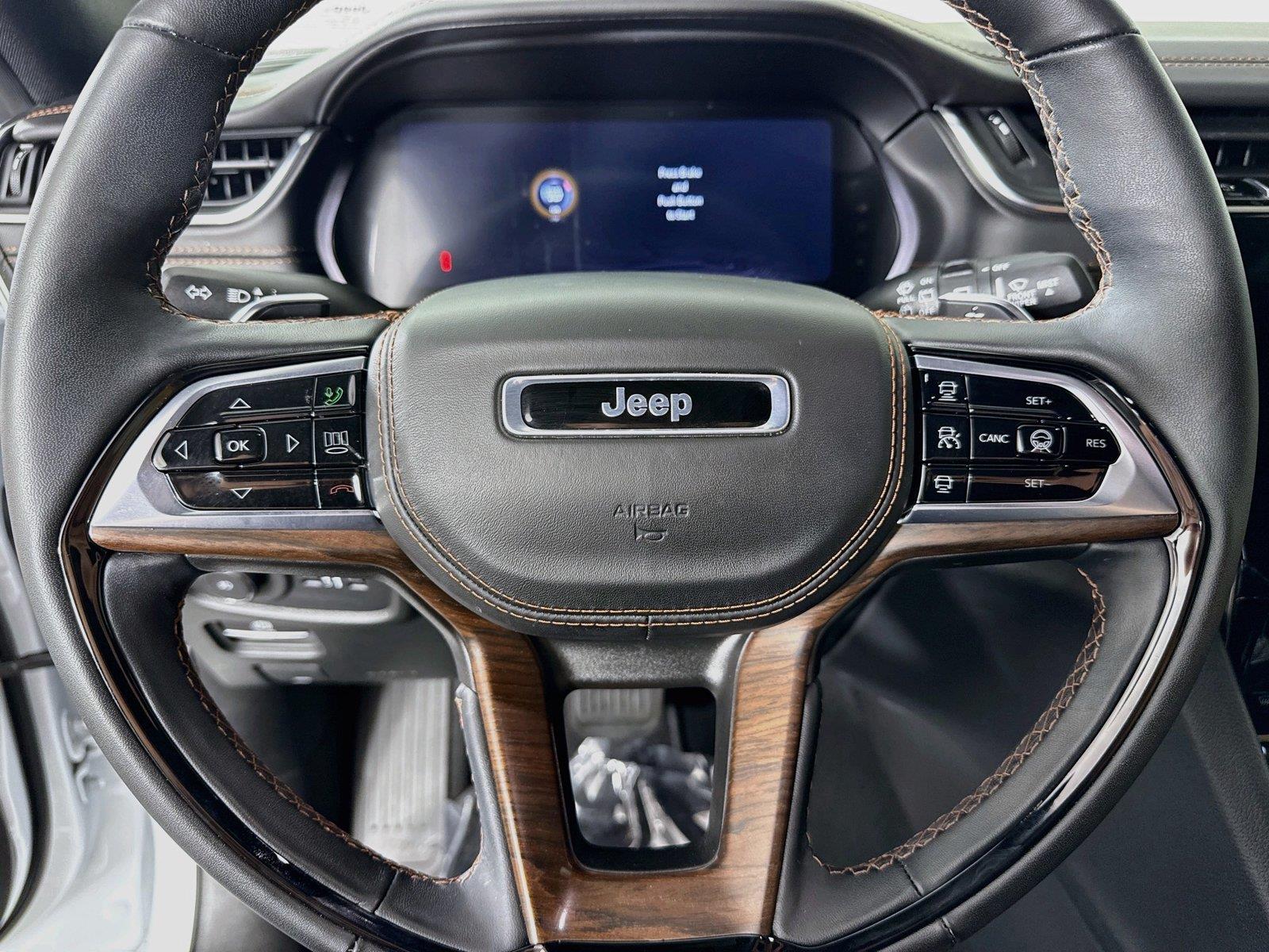 2025 Jeep Grand Cherokee Summit photo 16
