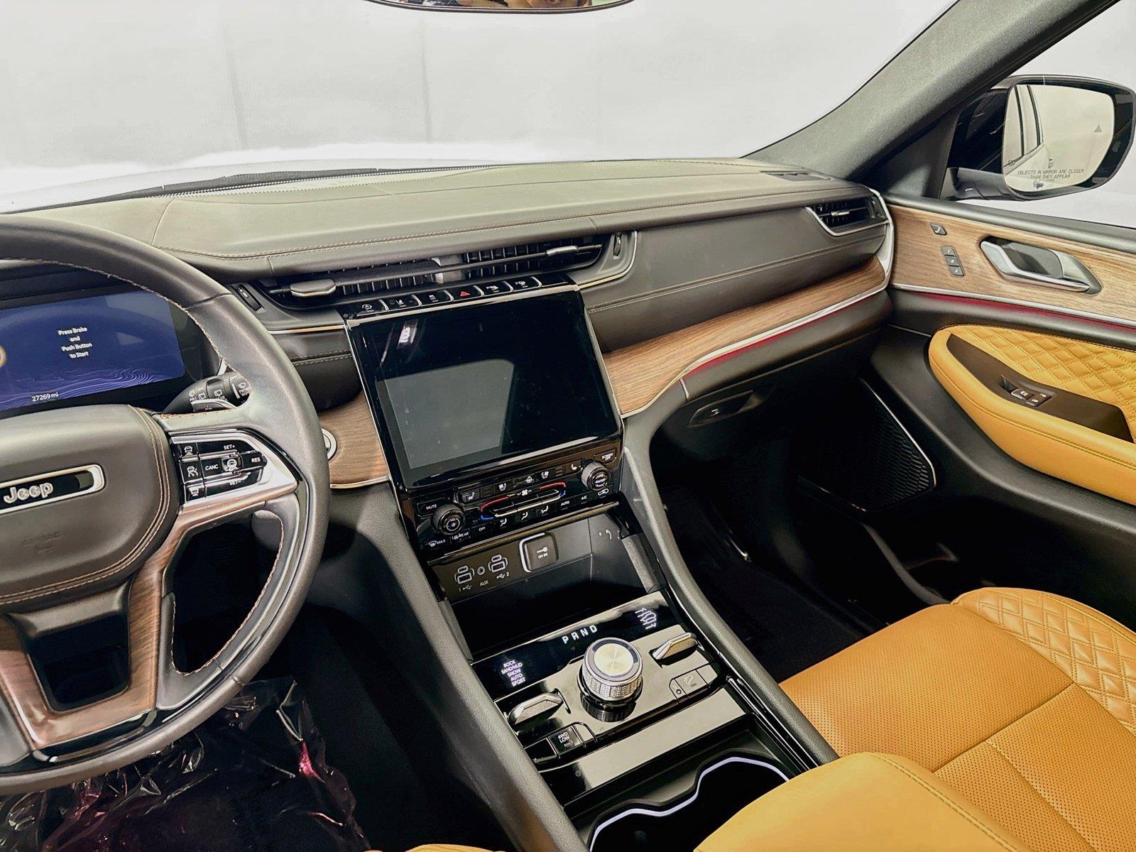 2025 Jeep Grand Cherokee Summit photo 35