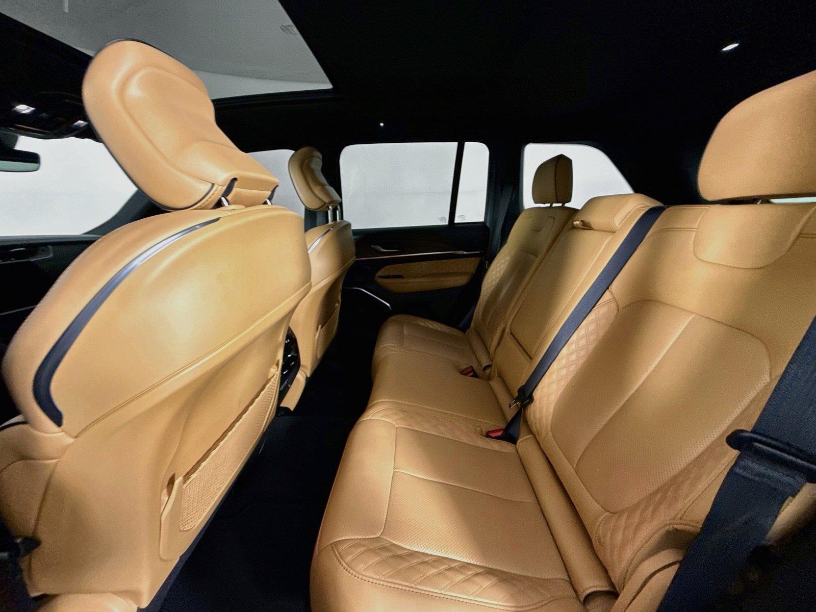 2025 Jeep Grand Cherokee Summit photo 33