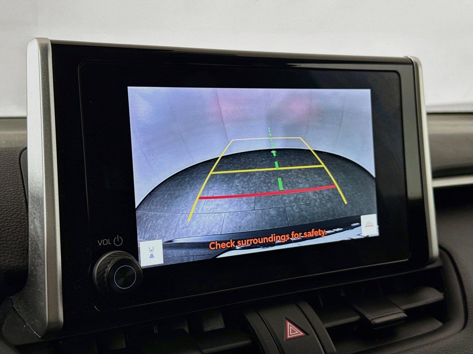 2025 Toyota RAV4 XLE photo 22