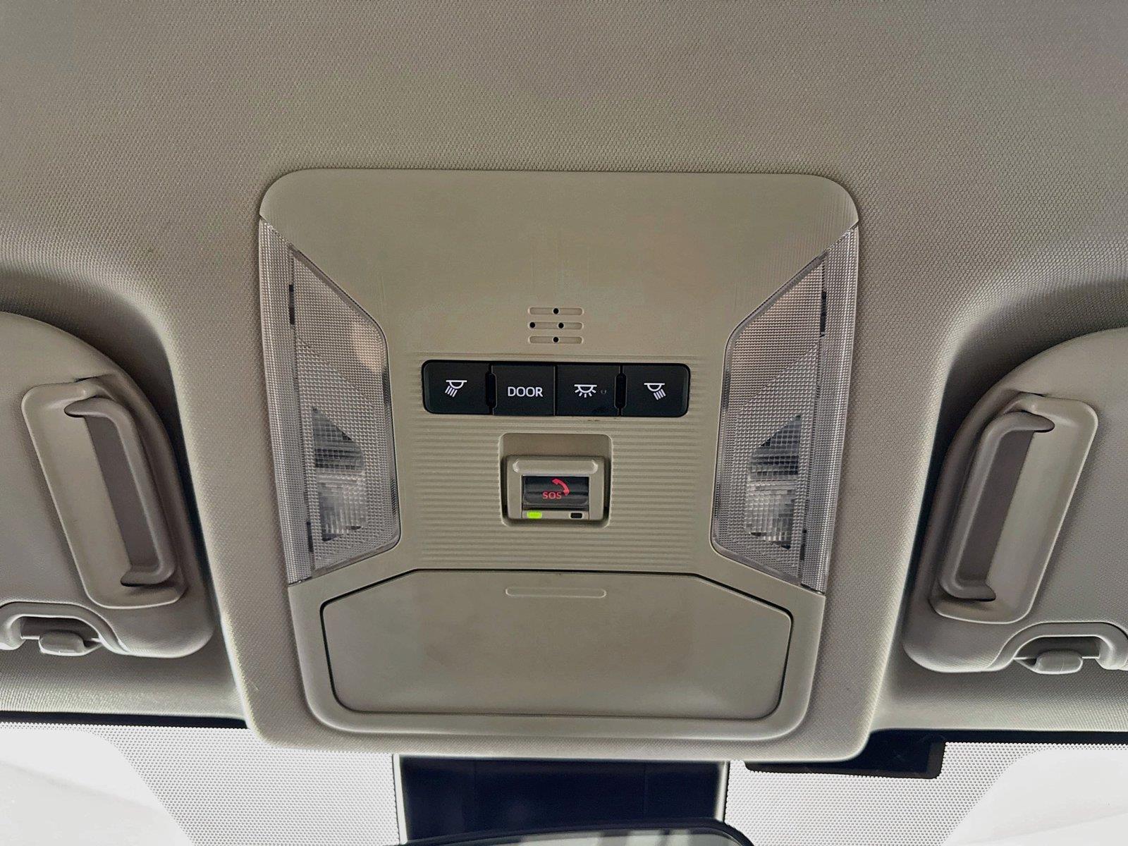 2025 Toyota RAV4 XLE photo 5